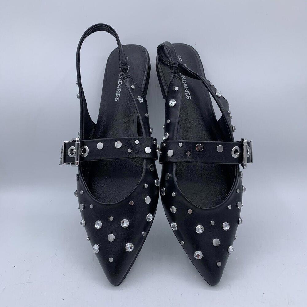 NEW Women’s No Boundaries Studded Black Pointed Toe Flat Sandals Metal  Size 8